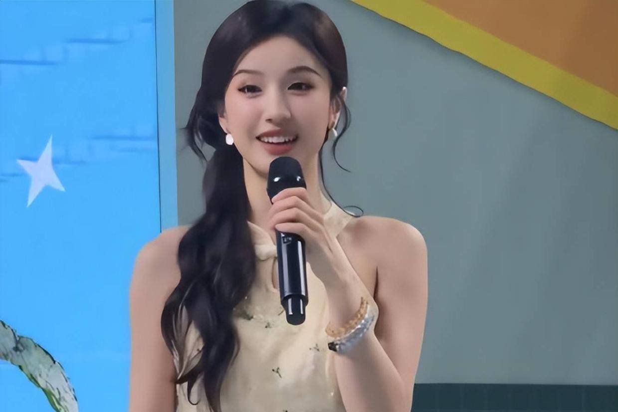 张雅琪回应中餐厅表现争议：“我不会强求自己做到完美无缺，但我会坚持持续调整、不断进步”