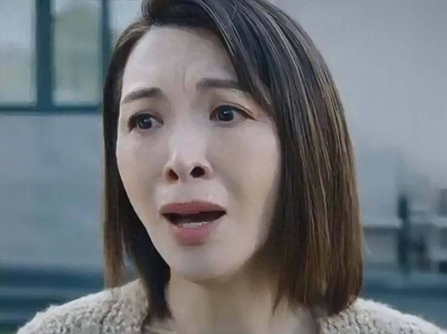 TVB知名女星新剧大秀身材，皮肤白滑事业线抢镜，再婚后坚持丁克