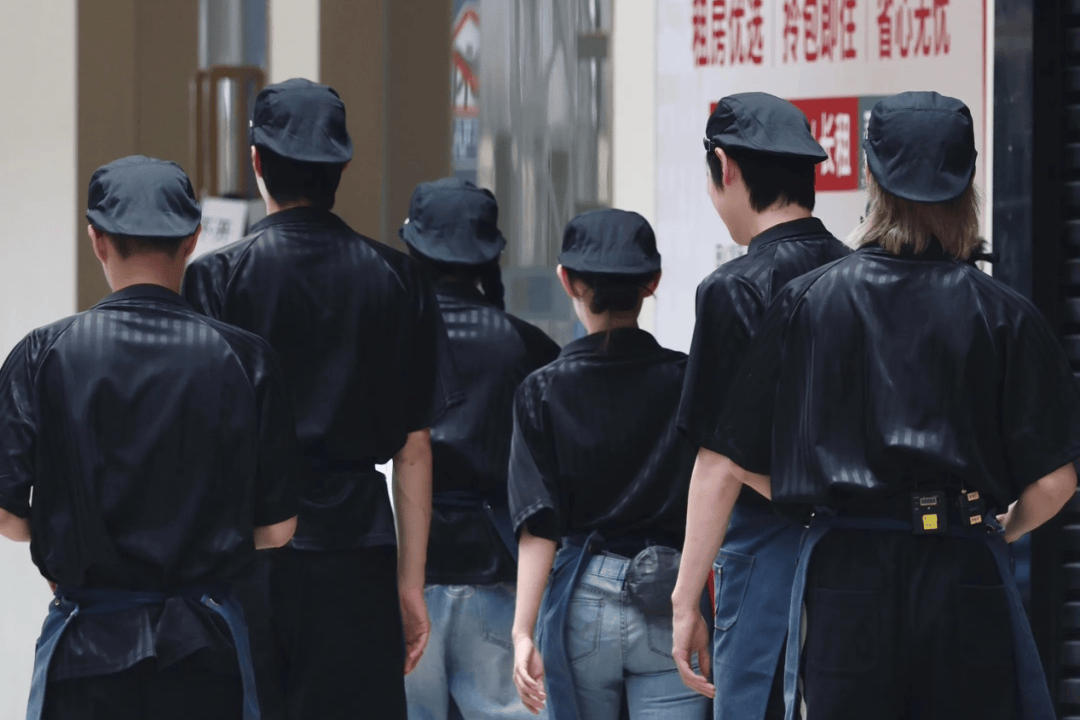 导演跑路、明星讨薪背后：综艺行业的“雪崩时”？