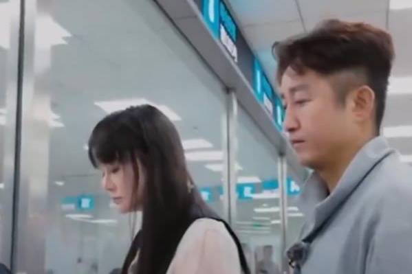 邹市明冉莹颖已还清3家银行欠款，二人收入将分开结算，“你还你的朋友，我还我的朋友”