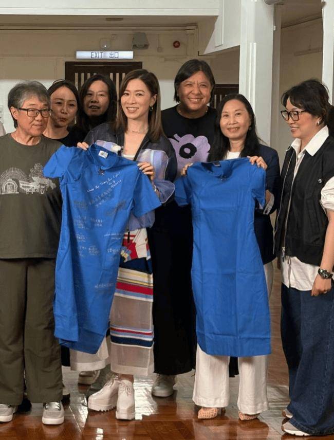 TVB视后穿校服贺母校90周年？身材曼妙毫无违和感！网友大赞少女感十足！